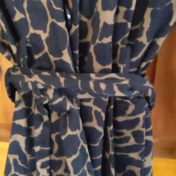 Ladies animal print tie waist lightweight jacket - Picture 5 of 5